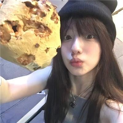 她如星光般闪耀